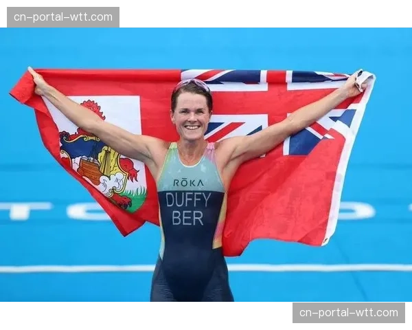 冠军的眼泪:老将历经严重伤病回归后,在终点线拥抱家人的瞬间 冠军的眼泪:老将历经严重伤病回归后,在终点线拥抱家人的瞬间